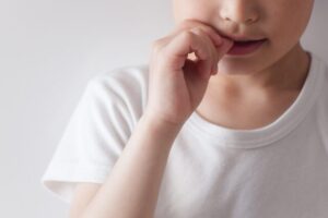 お口周りの癖「口腔習癖」について