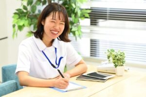 歯科医院で診療の補助しているのって誰？